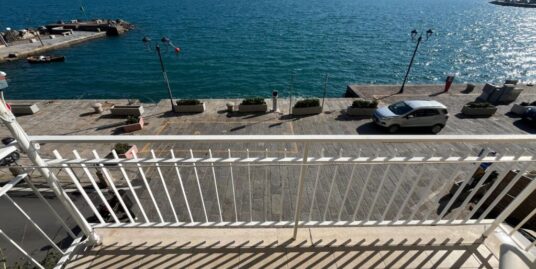 Porto S. Stefano – Appartamento in prima fila sul molo con vista stupenda