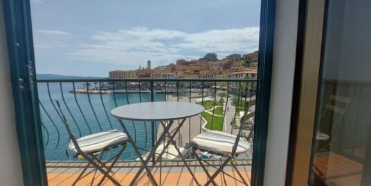Affitto – Porto S. Stefano appartamento in posizione centrale con affaccio sul molo