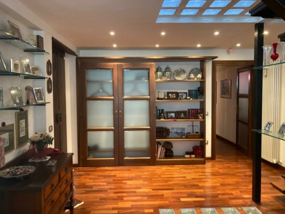 Orbetello – grande appartamento in pieno centro