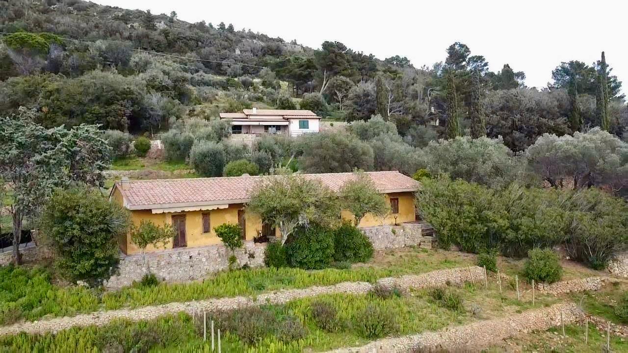 Porto S. Stefano – Loc. Lupaiola – Villa con splendida vista mare
