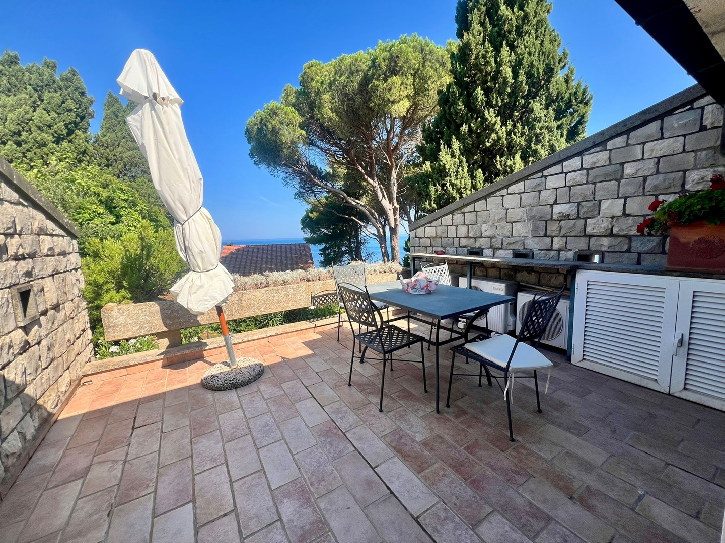 Porto S. Stefano – Località Pianone -attico  da sogno con vista sul mare, nel cuore dell’Argentario