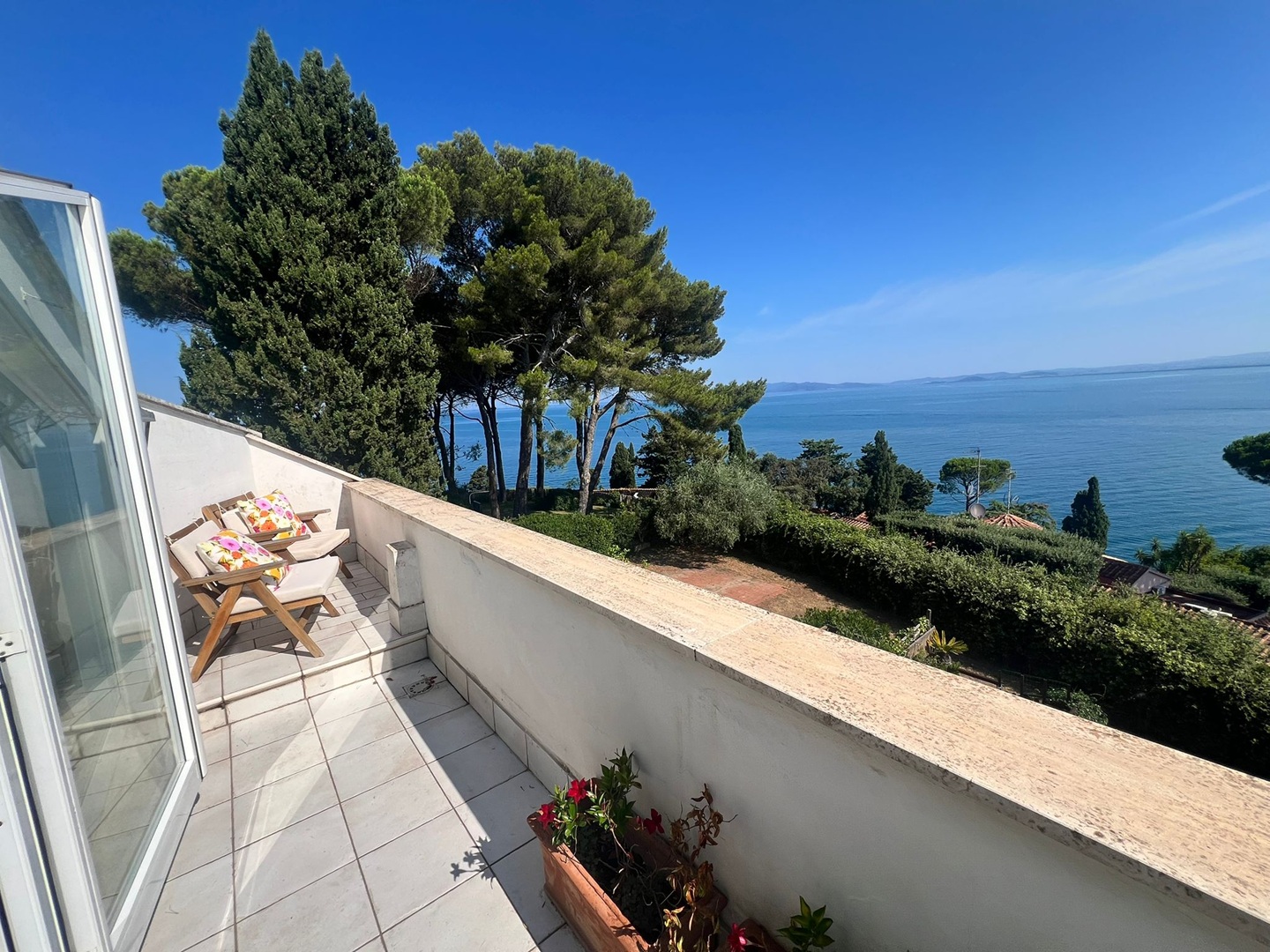 Porto S. Stefano – Località Pianone -attico  da sogno con vista sul mare, nel cuore dell’Argentario