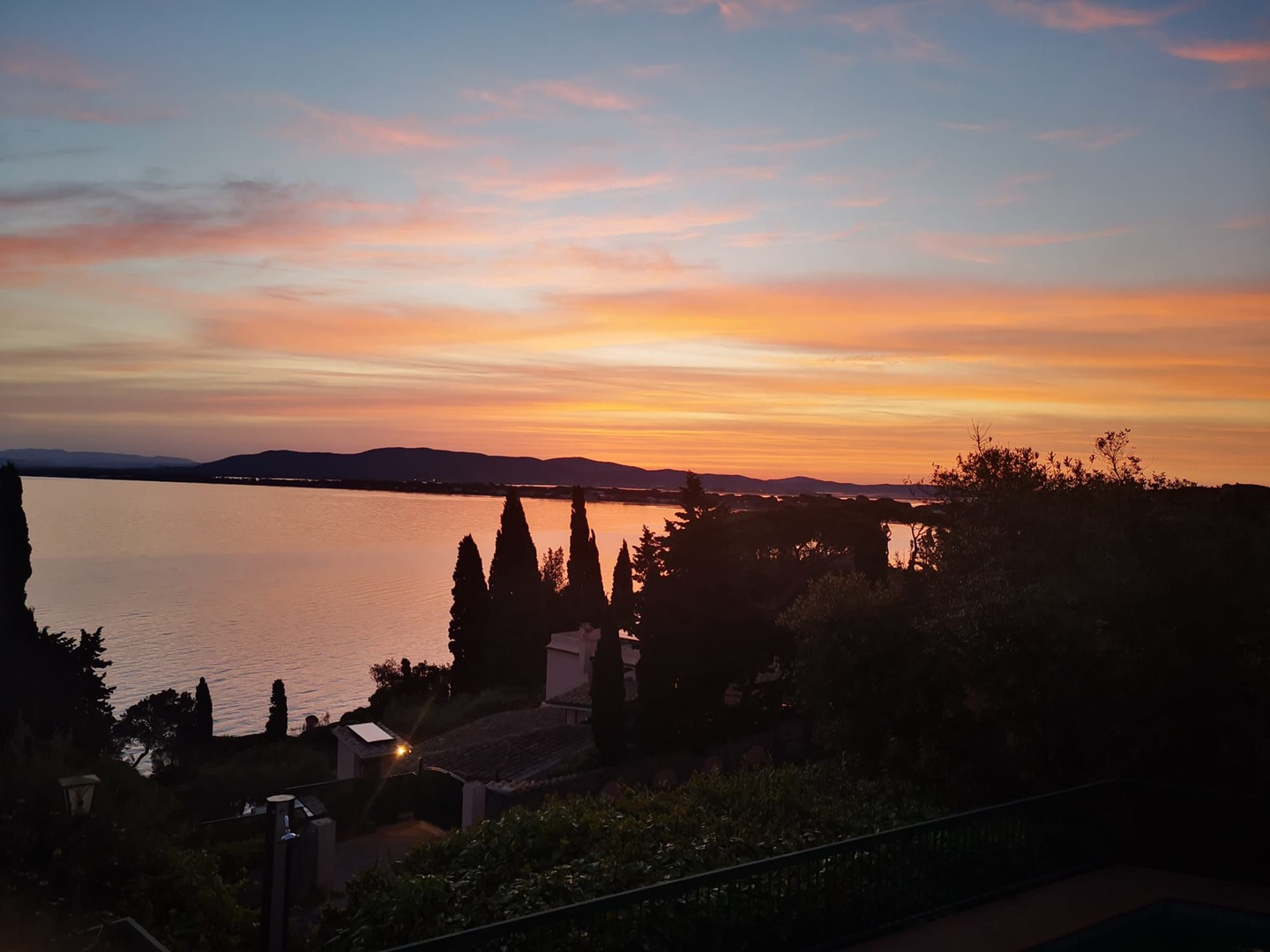 Porto S. Stefano – Località Pianone -attico  da sogno con vista sul mare, nel cuore dell’Argentario
