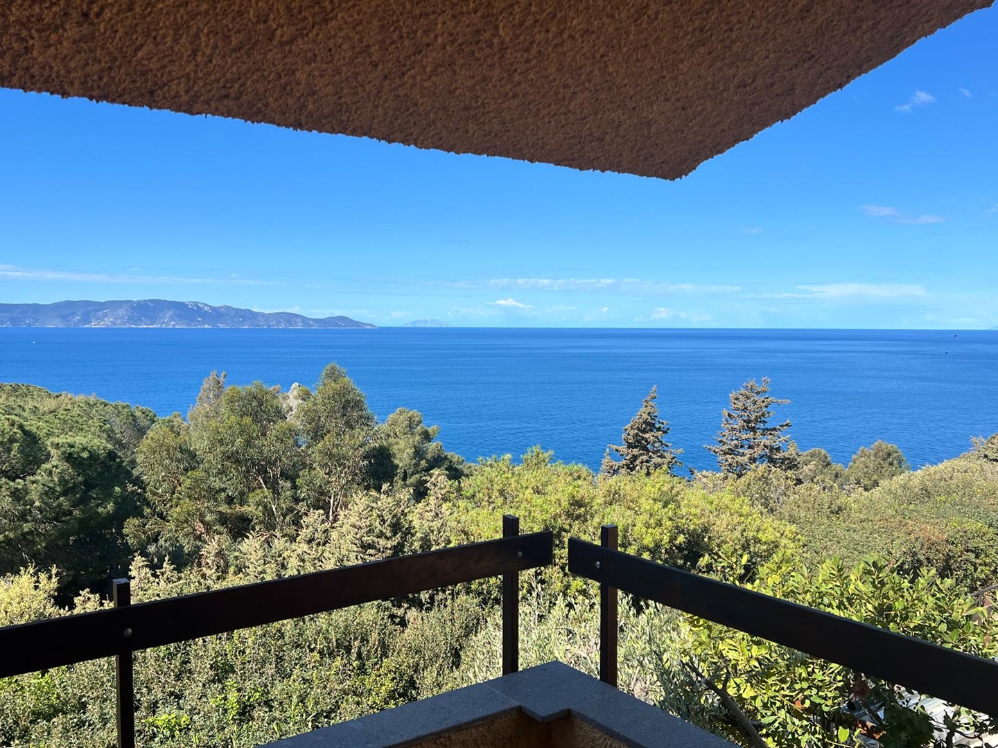 Consorzio di Cala Moresca appartamento indipendente con terrazzi vista mare dependance e posto auto