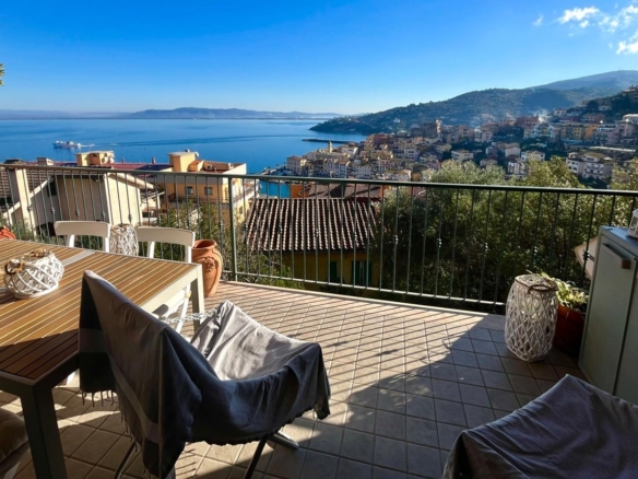 Porto S. Stefano – Appartamento centrale con terrazza vista mare e garage
