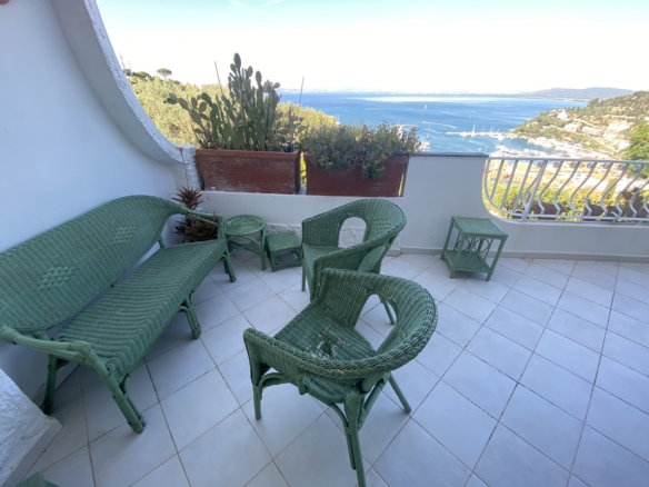 Porto S. Stefano Residence Le Rampe elegante appartamento con terrazza vista mare e posto auto