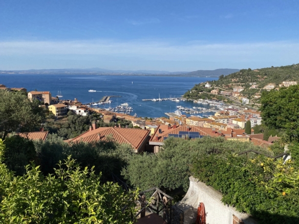 Porto S. Stefano Residence Le Rampe elegante appartamento con terrazza vista mare e posto auto