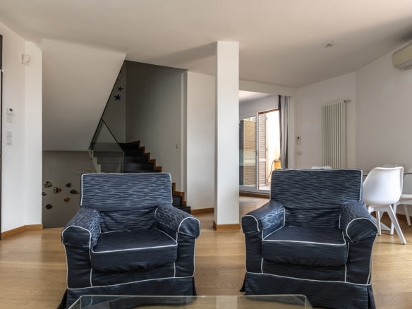 Porto S. Stefano- Via della Grotta – Appartamento su tre livelli con terrazzo vista mare