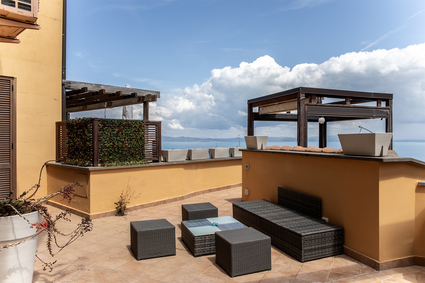 Porto S. Stefano- Via della Grotta – Appartamento su tre livelli con terrazzo vista mare