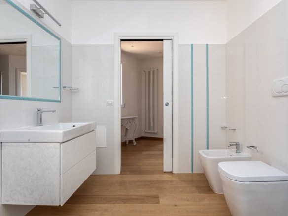 Porto S. Stefano- Via della Grotta – Appartamento su tre livelli con terrazzo vista mare