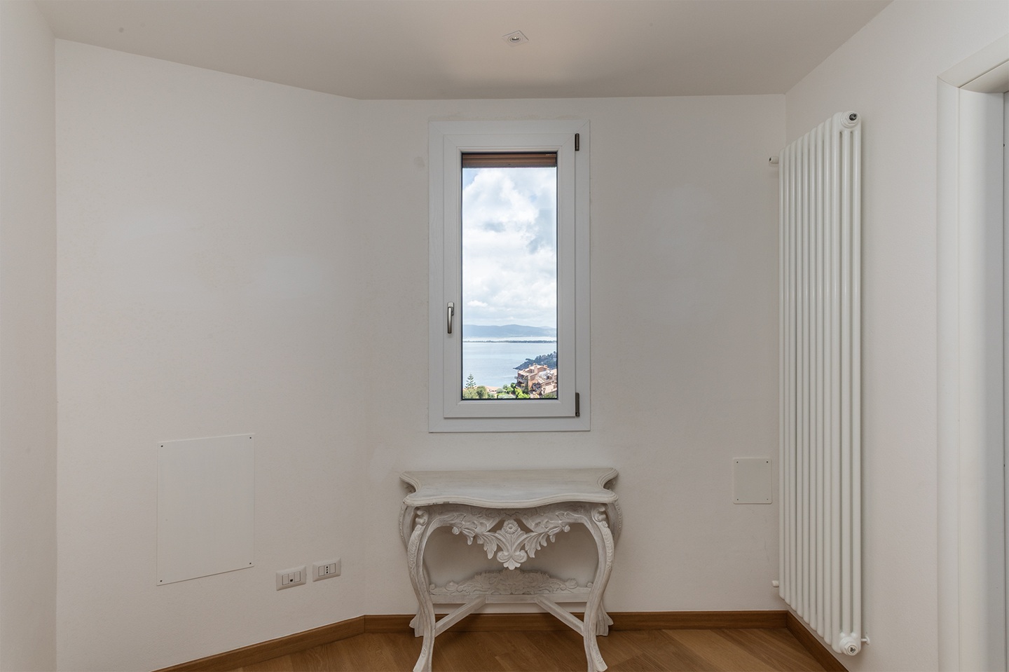 Porto S. Stefano- Via della Grotta – Appartamento su tre livelli con terrazzo vista mare