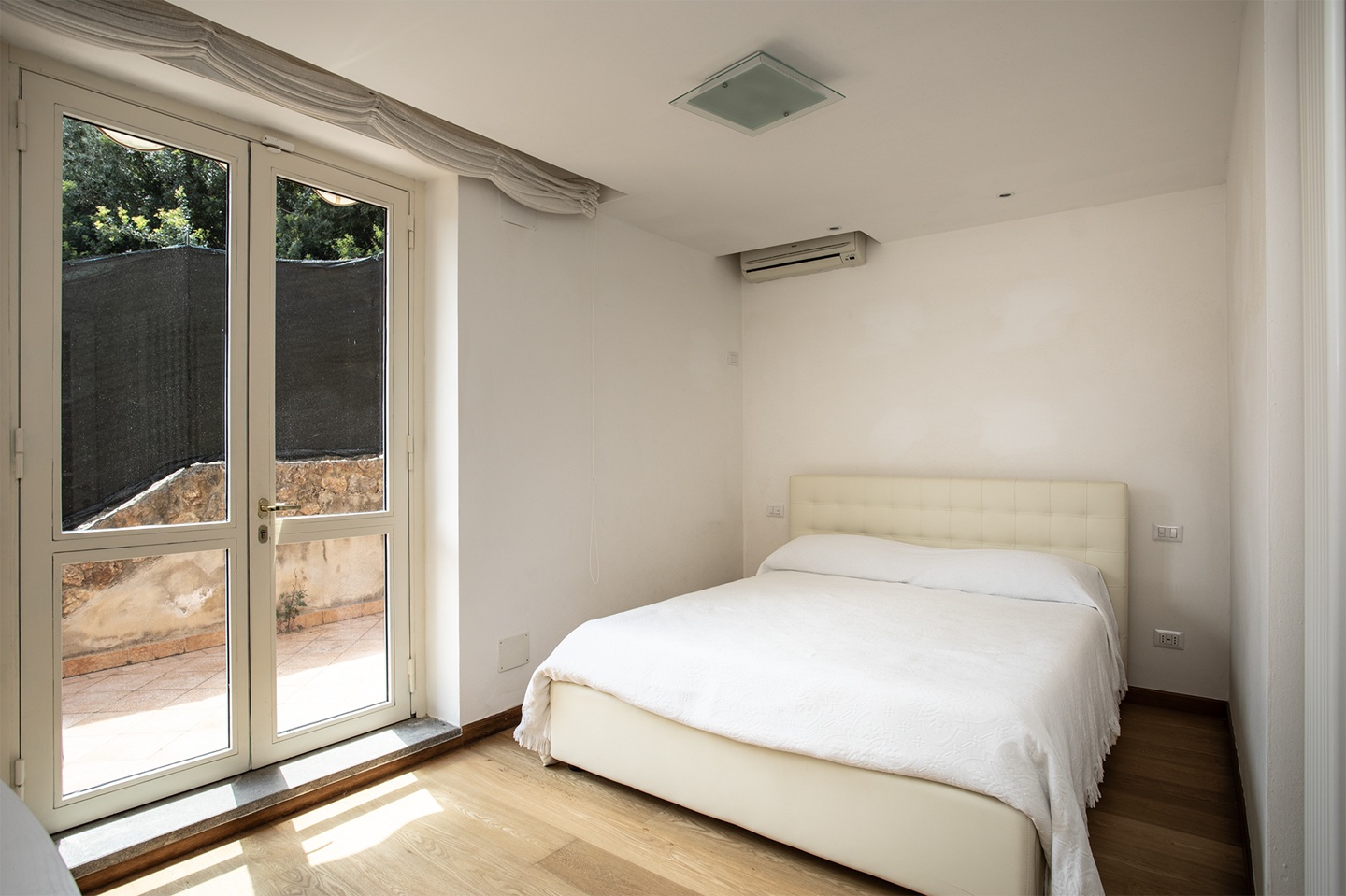 Porto S. Stefano- Via della Grotta – Appartamento su tre livelli con terrazzo vista mare