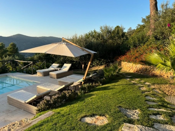 Porto S. Stefano elegante villa  con splendida vista panoramica