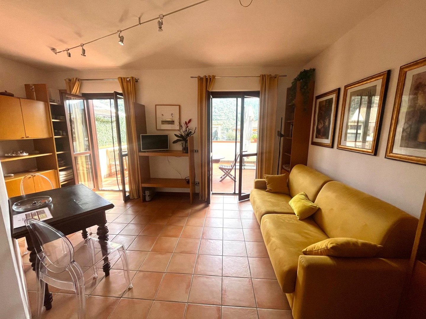 Porto S. Stefano – immobile con terrazzo abitabile, giardino e box auto