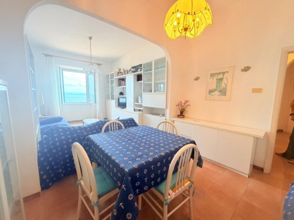 Porto Santo Stefano – Attico in centro storico con sottotetto
