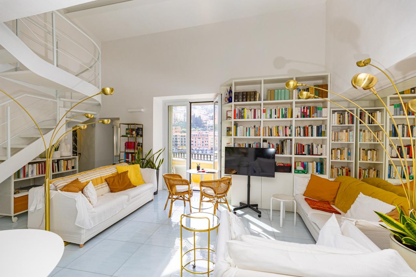 Porto Santo Stefano – Eleganza contemporanea e vista mare nel cuore del paese