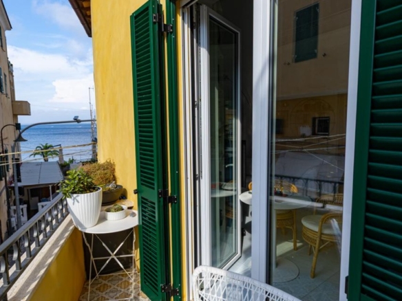 Porto Santo Stefano – Eleganza contemporanea e vista mare nel cuore del paese