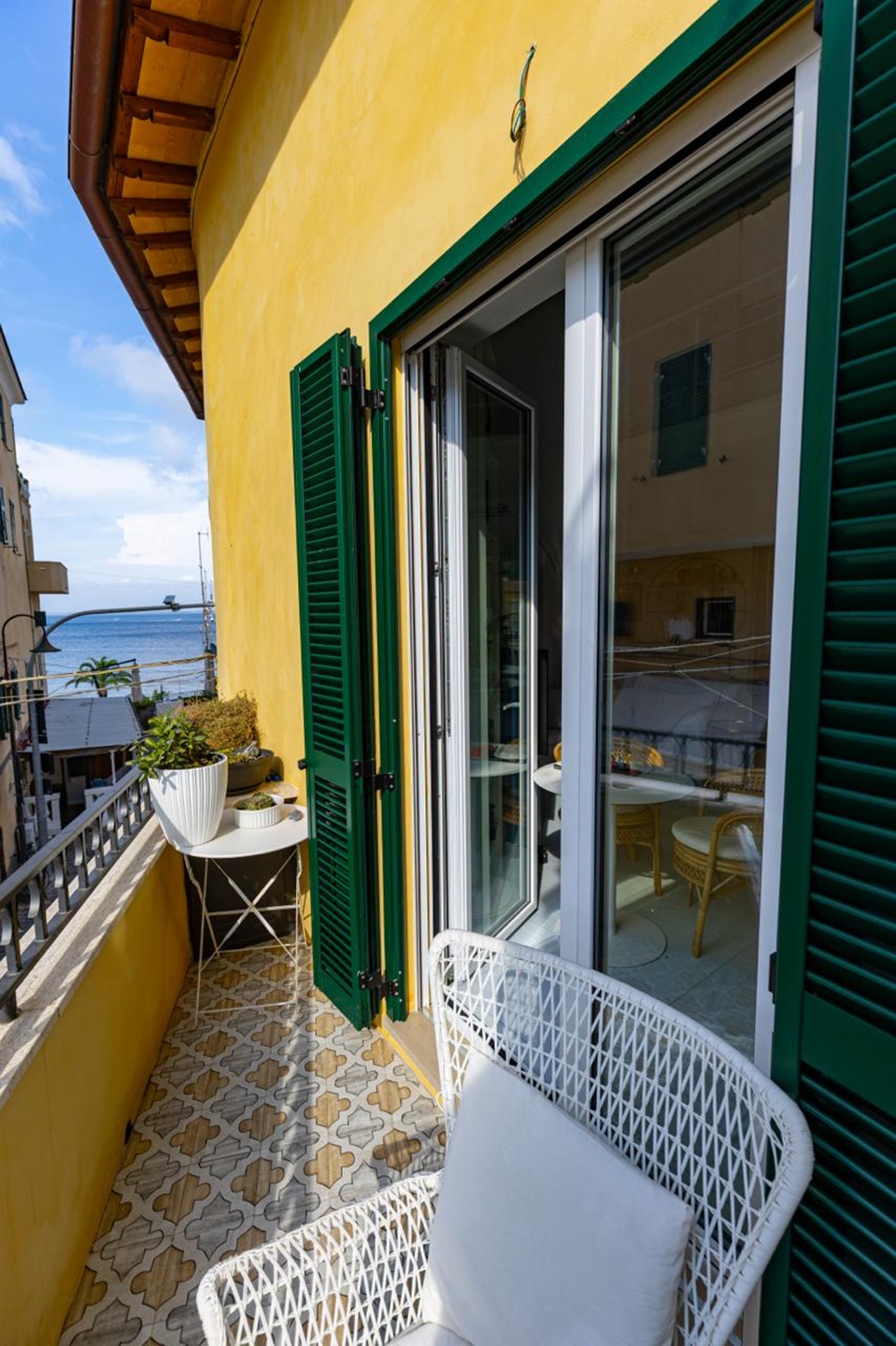 Porto Santo Stefano – Eleganza contemporanea e vista mare nel cuore del paese