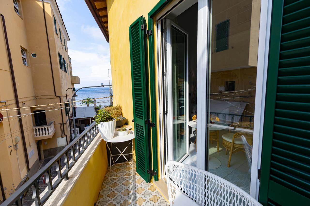 Porto Santo Stefano – Eleganza contemporanea e vista mare nel cuore del paese