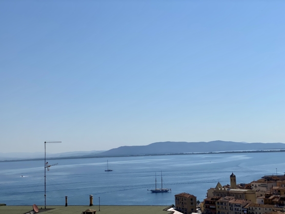 Porto S. Stefano appartamento con grande terrazza vista mare e posto auto
