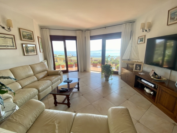 Porto S. Stefano appartamento con grande terrazza vista mare e posto auto